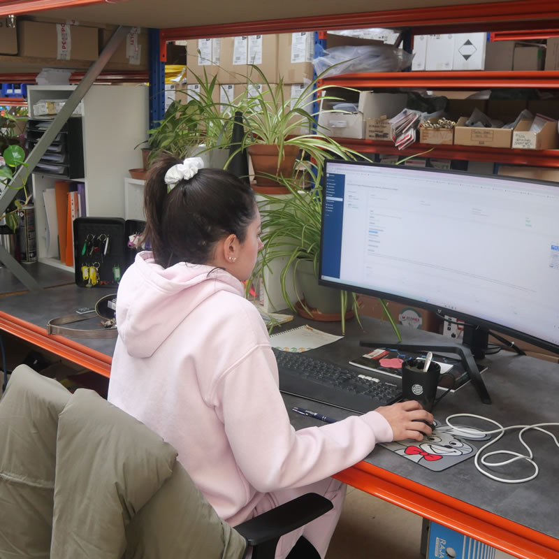 Photo de l’équipe K3D / préparation de commandes